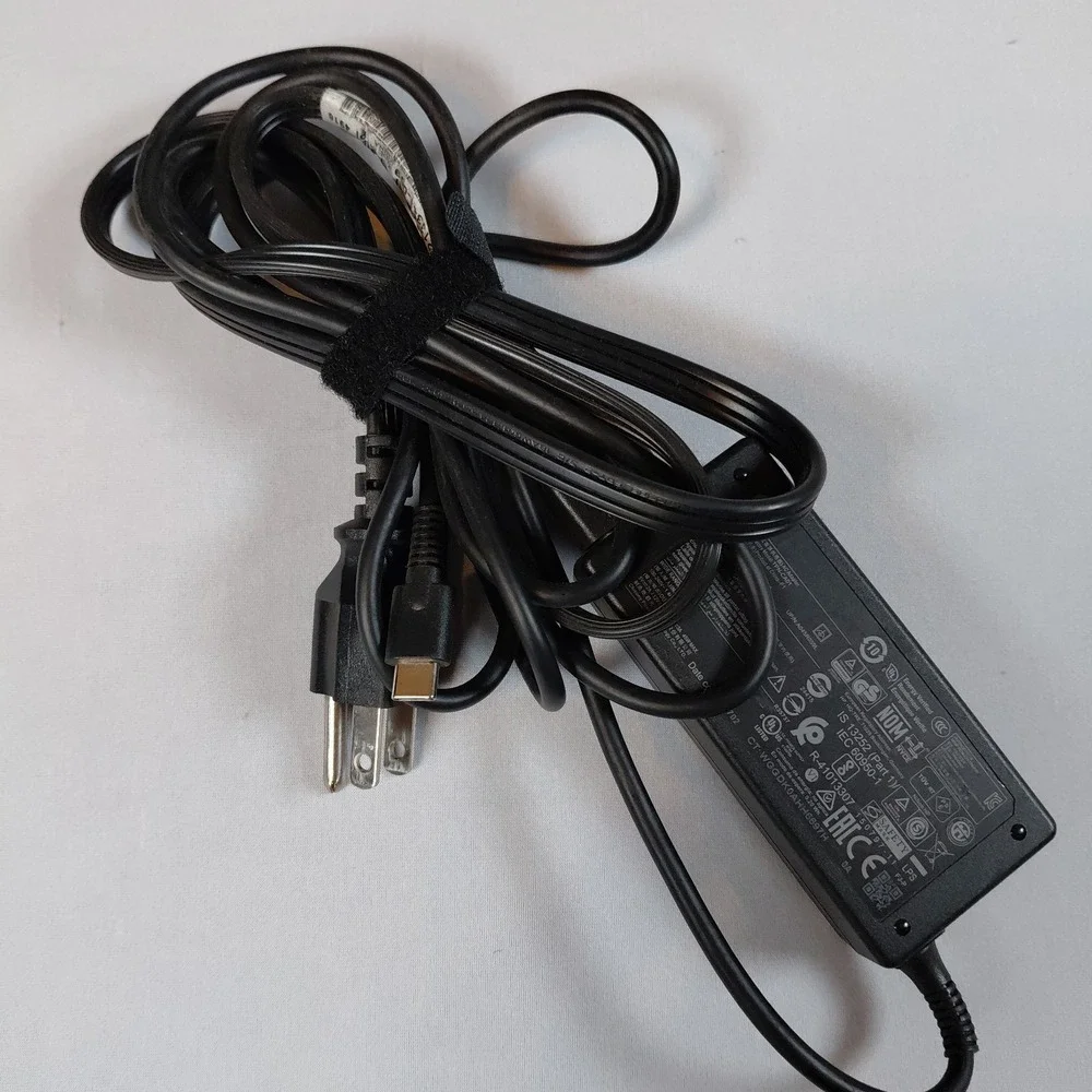 HP 918337-002 15V 3A 45W Genuine Original AC Power Adapter Charger